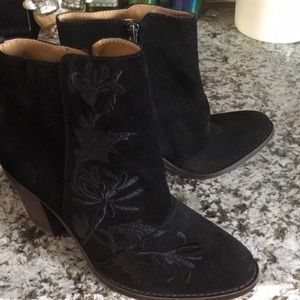 Lucky 🍀 brand black shoe boots.